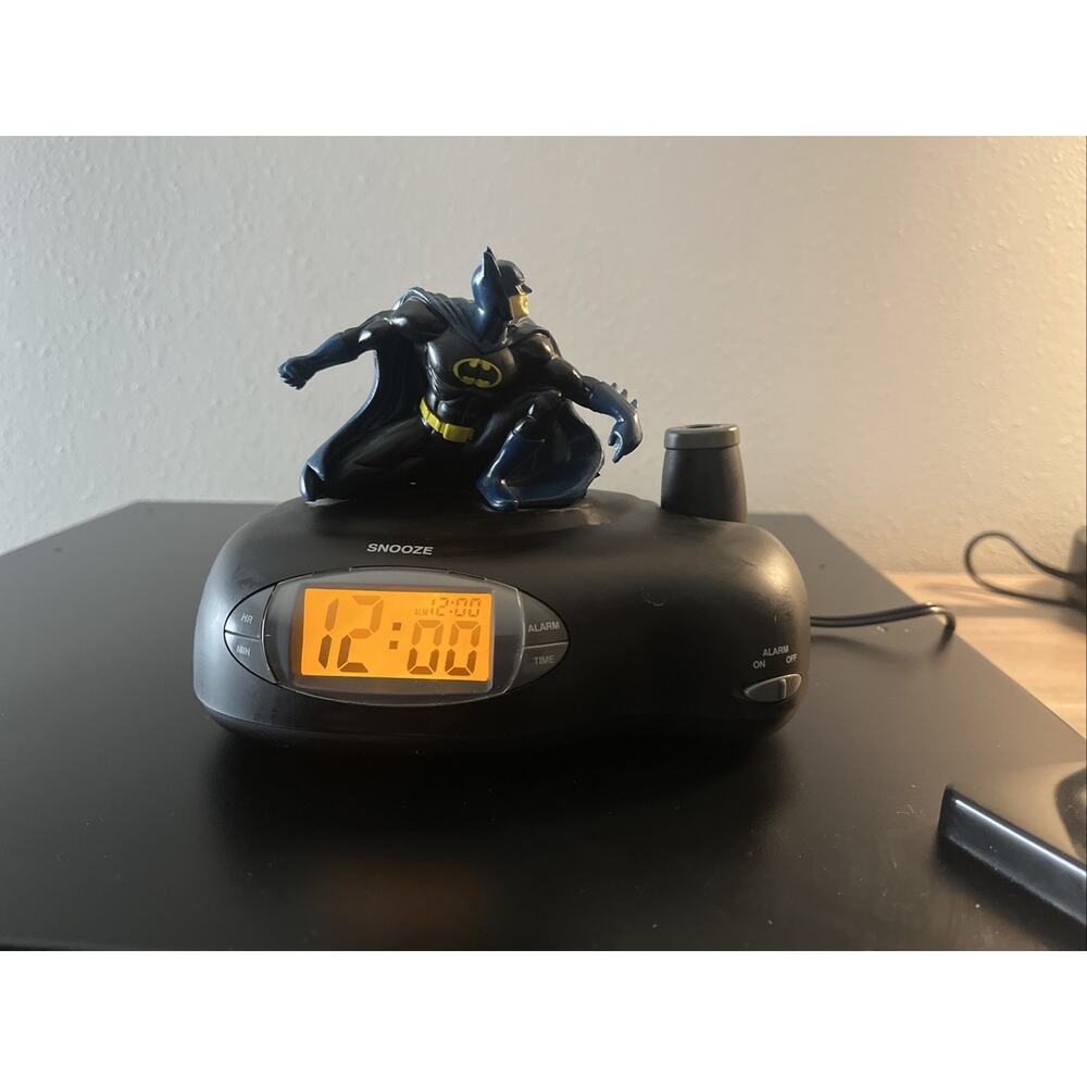 Vintage Batman Alarm Clock With Bat-Signal Digital Projector. Tested!